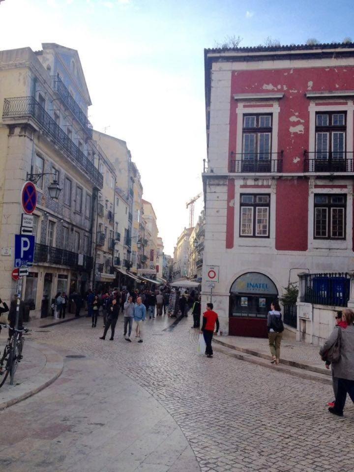 Charming Mansard In Pena Baixa * Lisbon