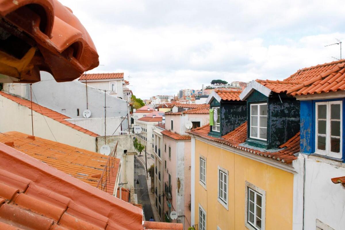 Apartment Charming Mansard In Pena Baixa Lisbon