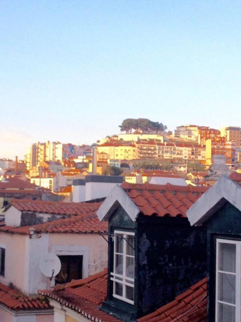 Apartment Charming Mansard In Pena Baixa